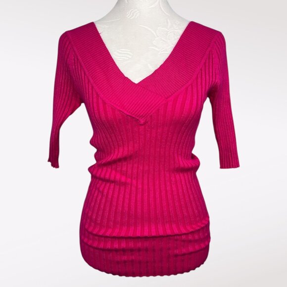 Hot Pink Ribbed V-Neck Sweater Y2K Fit City Streets Size Medium - Picture 1 of 8